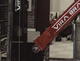 اتصال پینی (مفصلی) در مهاربند کمانش تاب